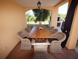 Villa With Pool and Fenced Garden