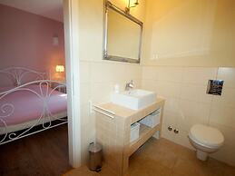 Villa With Pool and Fenced Garden