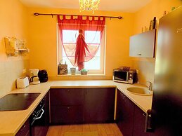 Villa With Pool and Fenced Garden