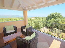 Villa With Pool and Fenced Garden