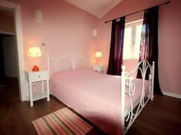 Villa With Pool and Fenced Garden