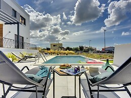 Modern Villa With Private Swimming Pool