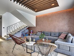 Modern Villa With Private Swimming Pool