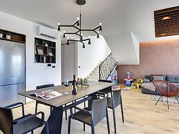 Modern Villa With Private Swimming Pool