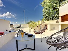 Modern Villa With Private Swimming Pool