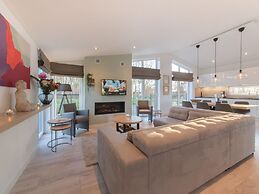 Holiday Home on the Edge of the Forest in Zeeland