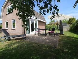 Beautiful House With Large Garden by the sea