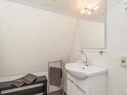 Beautiful House With Large Garden by the sea