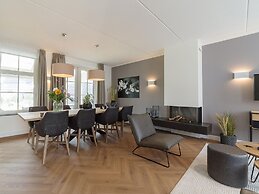 Beautiful Holiday Home With a Whirlpool