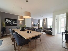 Beautiful Holiday Home With a Whirlpool
