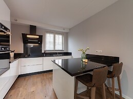 Beautiful Holiday Home With a Whirlpool
