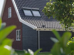 Beautiful Holiday Home With a Whirlpool