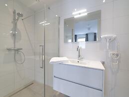 Beautiful Holiday Home With a Whirlpool