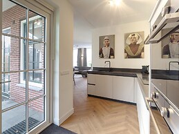 Beautiful Holiday Home With a Whirlpool