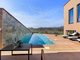 Luxury Villa With Private Pool and Terrace