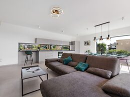 Luxury Villa With Private Pool and Terrace