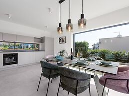 Luxury Villa With Private Pool and Terrace