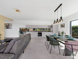 Luxury Villa With Private Pool and Terrace