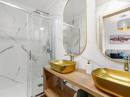 Luxury Villa With Private Pool and Terrace