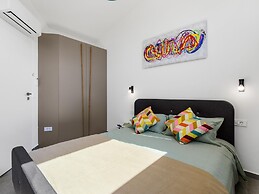 Luxury Villa With Private Pool and Terrace