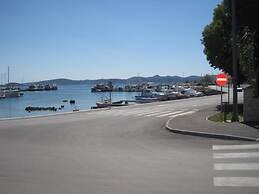 Apartments Amalia - Two Bedroom Apartment With Terrace