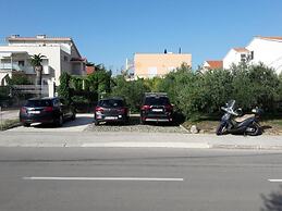 Apartments Amalia - Two Bedroom Apartment With Terrace