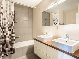 The 3 Sparrows With a Central Location