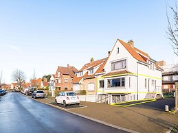 The 3 Sparrows With a Central Location