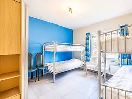 The 3 Sparrows With a Central Location