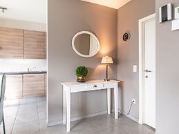 The 3 Sparrows With a Central Location