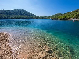 Apartments Bruna Lastovo-comfort One Bedroom Apartment With Balcony an