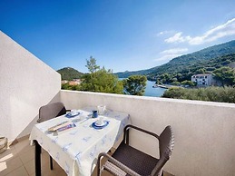 Apartments Bruna Lastovo-comfort One Bedroom Apartment With Balcony an
