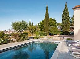 Villa Rosy Comfortable Holiday Residence