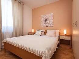 Villa Rosy Comfortable Holiday Residence