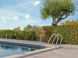 Villa Rosy Comfortable Holiday Residence