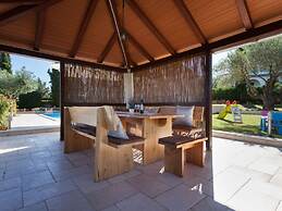 Villa Rosy Comfortable Holiday Residence