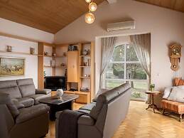 Villa Rosy Comfortable Holiday Residence