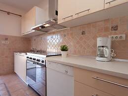 Villa Rosy Comfortable Holiday Residence