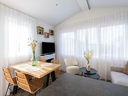 Beautiful Chalet in Middelkerke, 300m From the sea