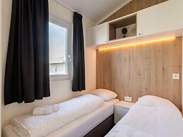 Beautiful Chalet in Middelkerke, 300m From the sea