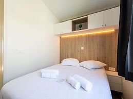 Beautiful Chalet in Middelkerke, 300m From the sea