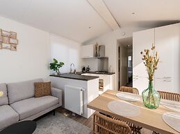 Beautiful Chalet in Middelkerke, 300m From the sea