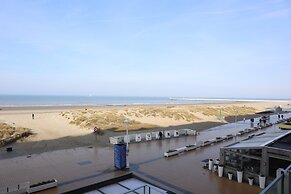 Apartment in Nieuwpoort With sea View