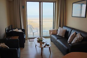 Apartment in Nieuwpoort With sea View
