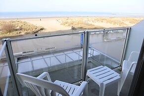 Apartment in Nieuwpoort With sea View