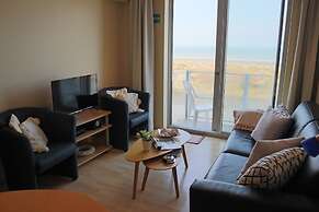 Apartment in Nieuwpoort With sea View