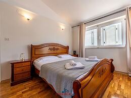 Donatella -apt 2- met Zeezicht