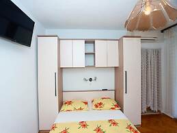 Apartments Pezo - Superior Two Bedroom Apartment With Balcony