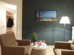 Deck 3 Modern Retreat