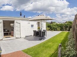 Beautiful Chalet Near the sea and Beach